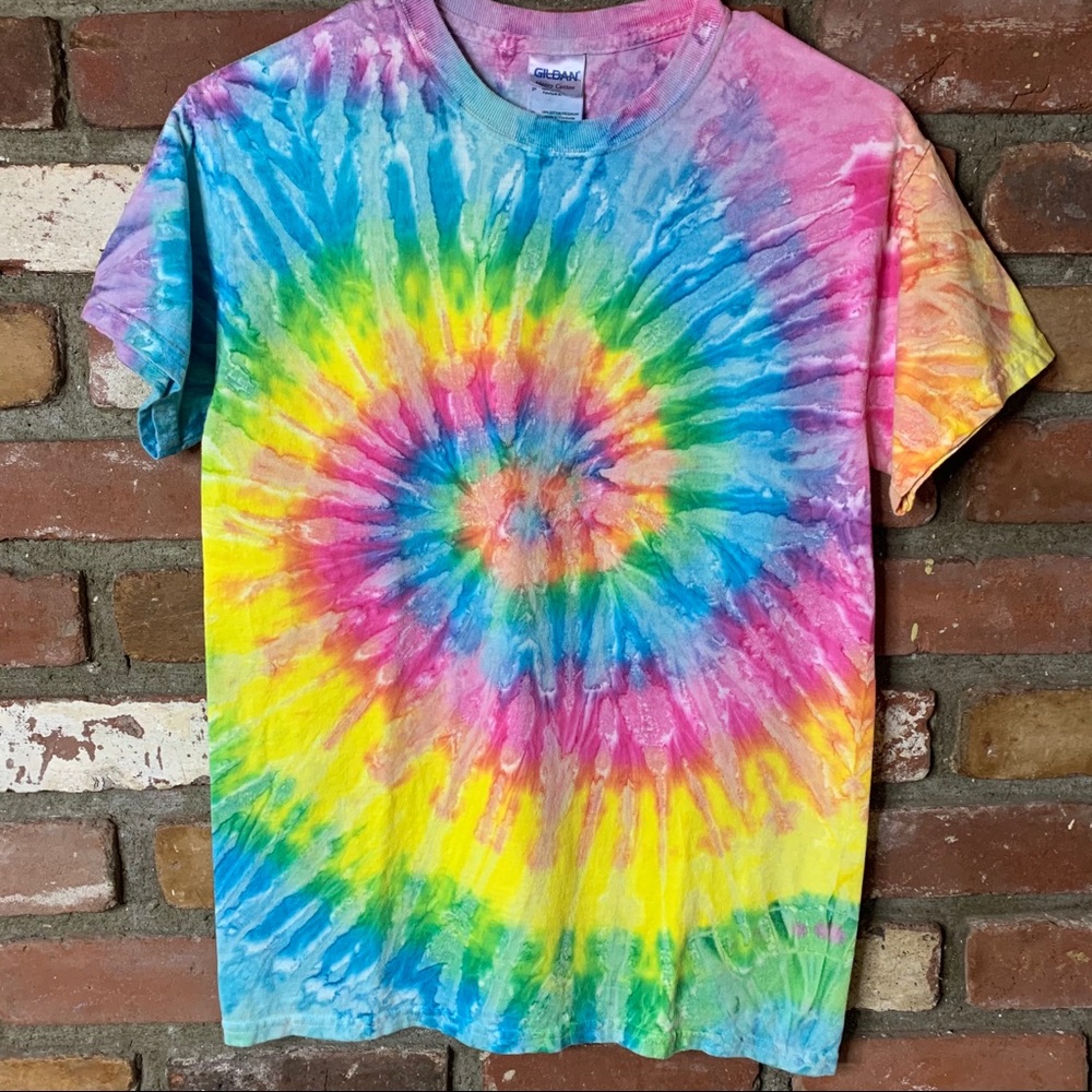 TIE DYE FOR COLORFUL TEE